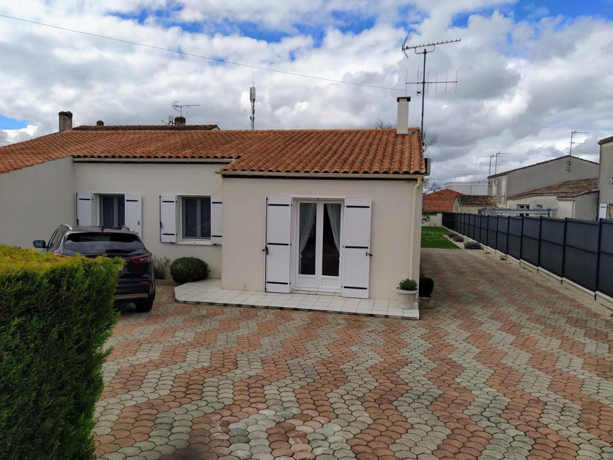 Maison Plain Pied Avec Jardin, Terrasse Et Veranda كونْياك المظهر الخارجي الصورة